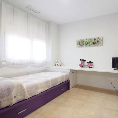 Global Properties, Acogedor Apartamento Con Terraza Y Piscina En Canet