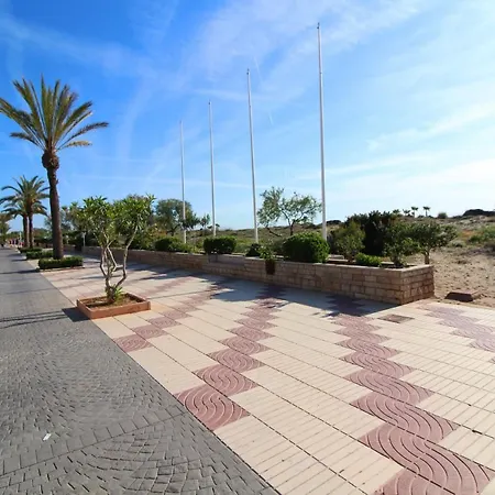 Global Properties, Acogedor Apartamento Con Terraza Y Piscina En Canet Apartment Canet d'En Berenguer